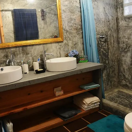 Casas Portas Do Mar E Portas Do Sol Holiday home *